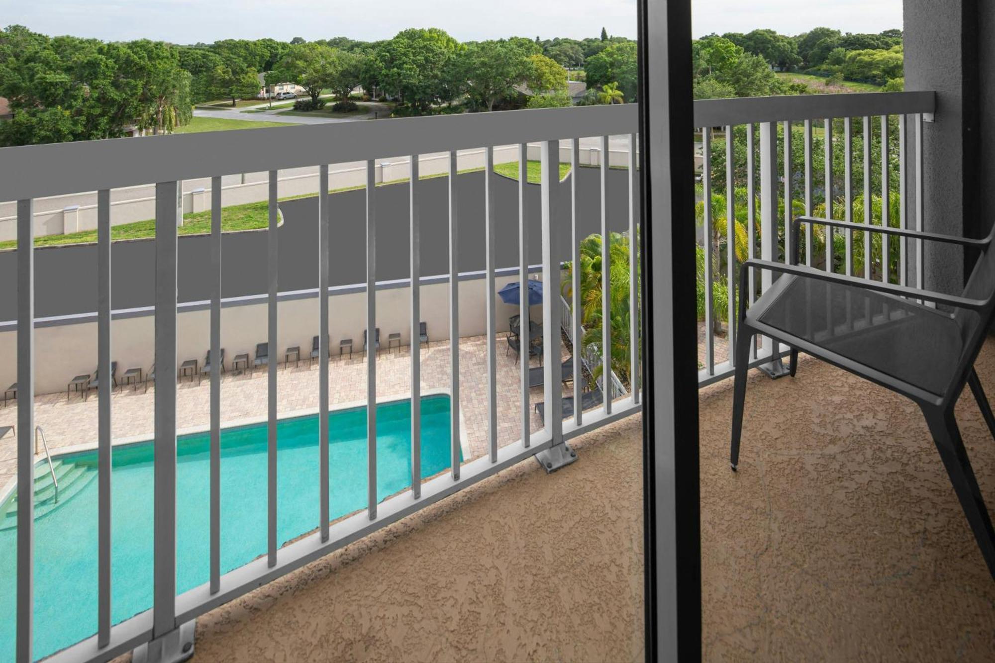 Courtyard Tampa Oldsmar Hotel Exterior foto