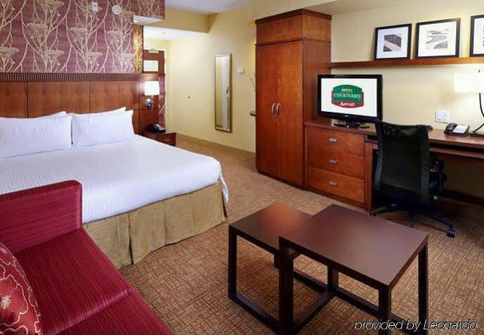 Courtyard Tampa Oldsmar Hotel Exterior foto